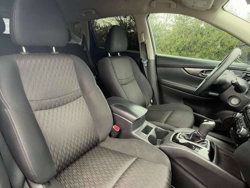 Used 2017 Nissan Rogue S image 24