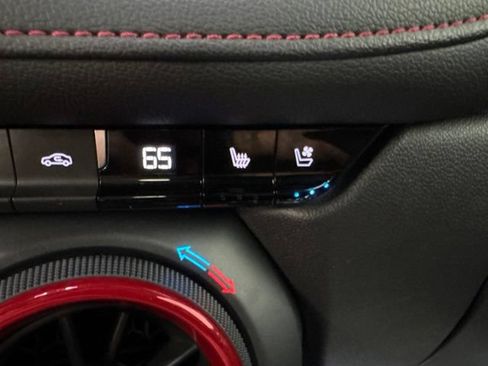 Used 2019 Chevrolet Blazer RS AWD/4WD image 32