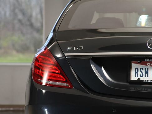 Used 2014 Mercedes-Benz S 63 AMG 4MATIC Sedan w/ Driver Assistance Package image 28