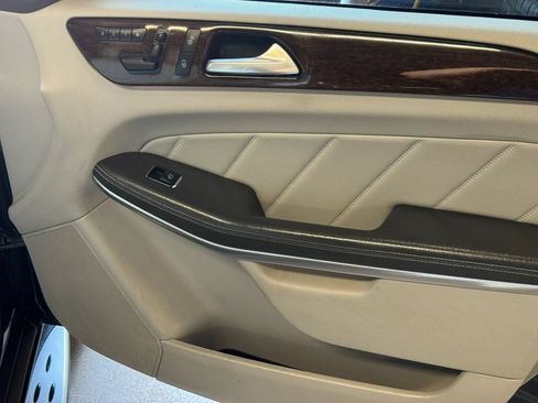 Used 2013 Mercedes-Benz GL 320 BlueTEC 4MATIC image 21