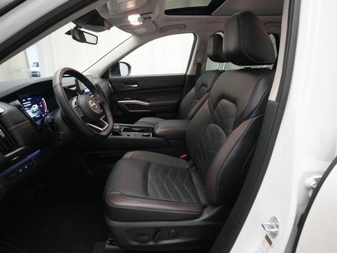 Certified 2023 Nissan Pathfinder Platinum AWD/4WD image 7