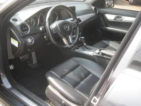 Used 2013 Mercedes-Benz C 250 Sedan image 16