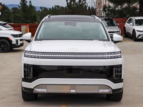 New 2026 Hyundai Ioniq 9 Limited image 2