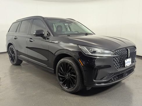 Used 2025 Lincoln Aviator Reserve w/ Equipment Group 201A AWD/4WD image 2