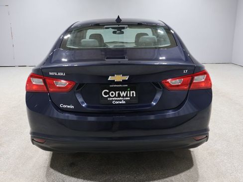 Used 2017 Chevrolet Malibu LT image 3