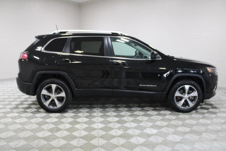 Used 2019 Jeep Cherokee Limited AWD/4WD image 11