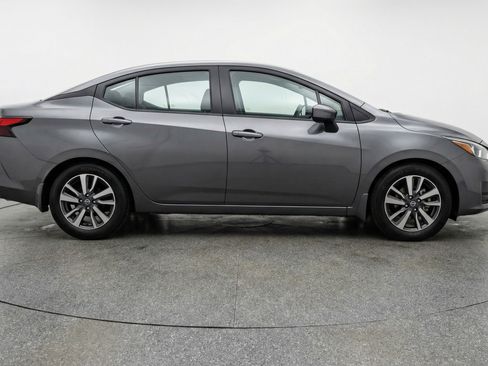 Used 2025 Nissan Versa SV image 11