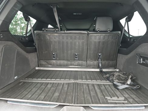Used 2023 Cadillac Escalade ESV Premium Luxury RWD image 14