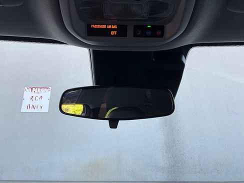 Used 2025 Chevrolet Trax LT image 17