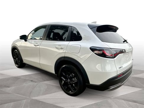 Used 2025 Honda HR-V Sport image 6