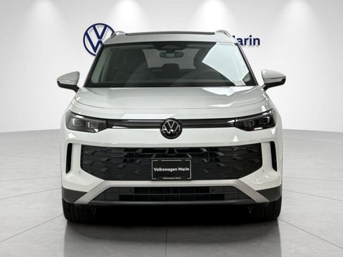 New 2026 Volkswagen Tiguan SE FWD image 8