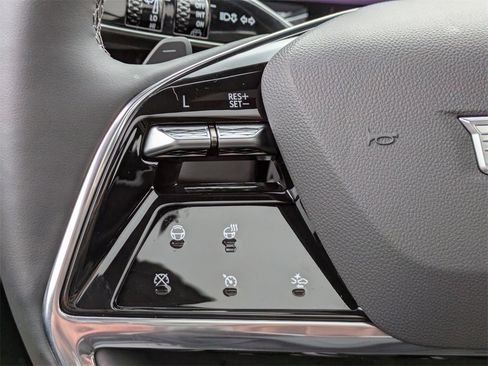 Used 2025 Cadillac Escalade Sport w/ Touring Package image 27