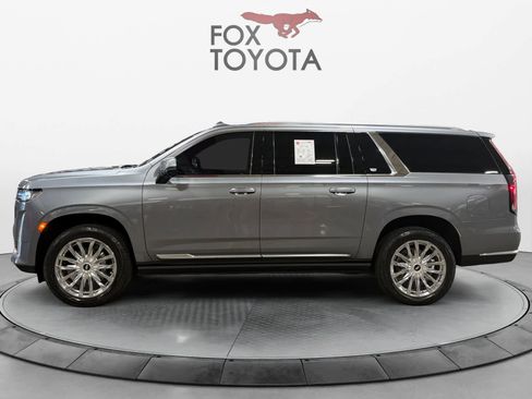 Used 2021 Cadillac Escalade ESV Premium Luxury w/ Driver Assist Tech Package AWD/4WD image 3