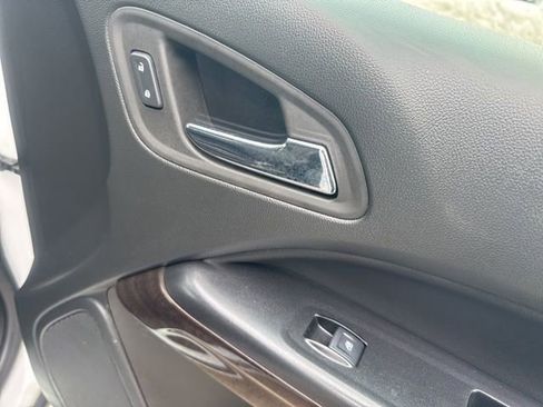 Used 2022 GMC Canyon Elevation image 32