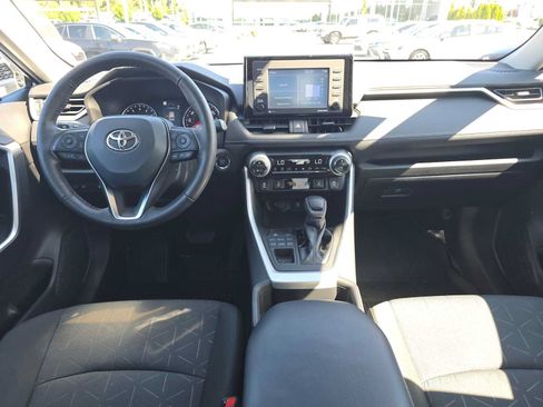 Used 2022 Toyota RAV4 XLE w/ XLE Grade Weather Package AWD/4WD image 18