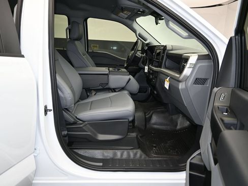 New 2026 Ford F250 XL w/ XL Chrome Package AWD/4WD image 29
