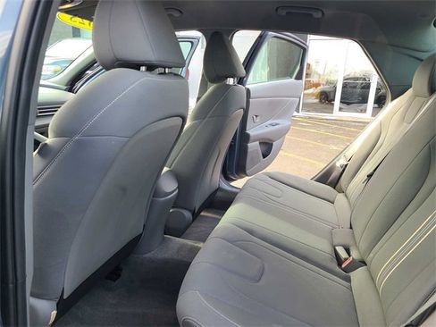 Used 2023 Hyundai Elantra SEL image 21