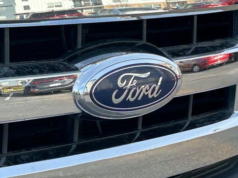 Used 2017 Ford F150 XLT AWD/4WD image 11