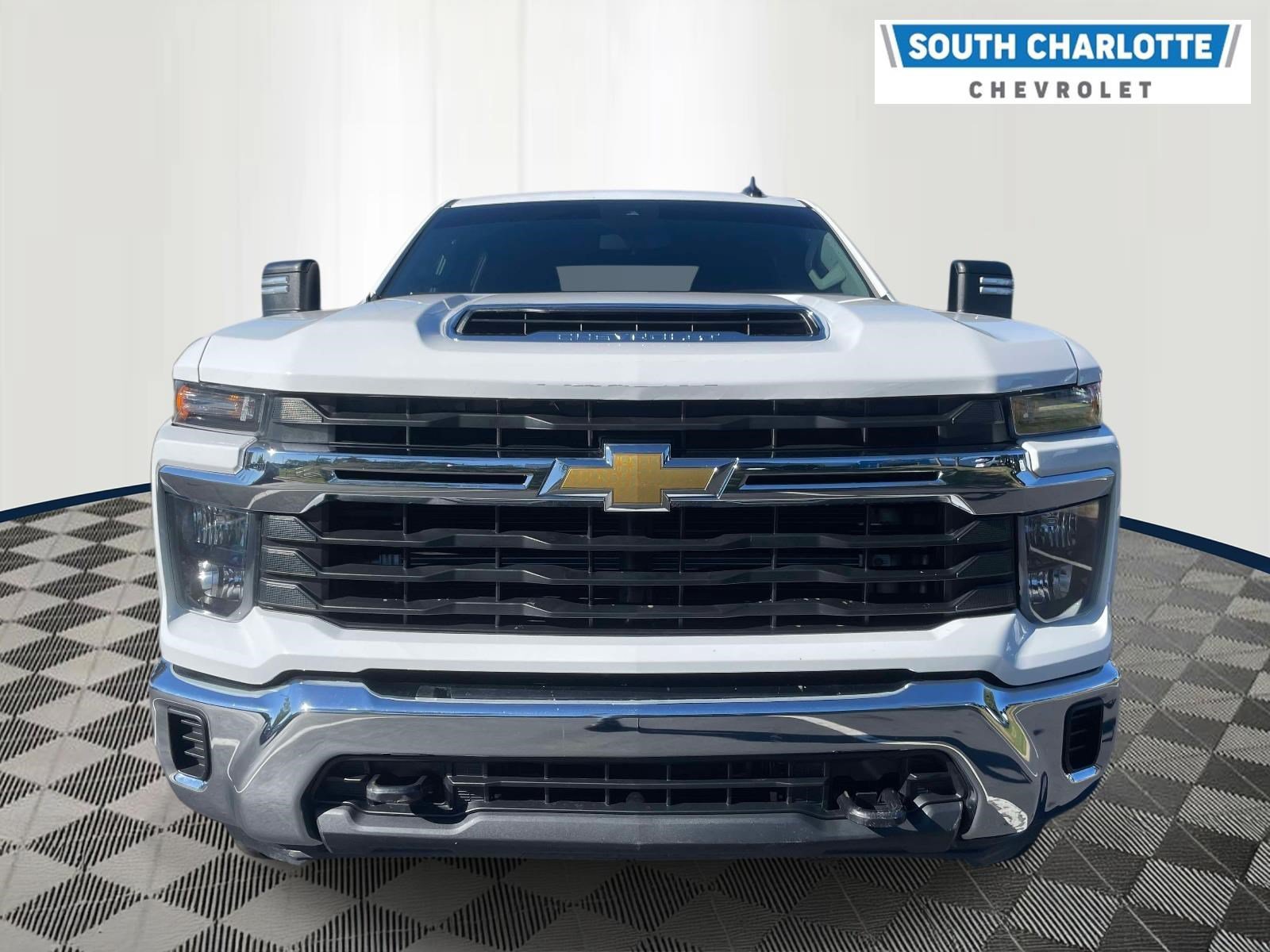 Used 2024 Chevrolet Silverado 2500 LT w/ Z71 Off-Road Package AWD/4WD image 2