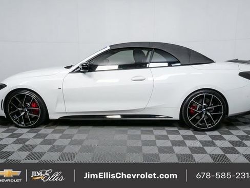 Used 2021 BMW M440i Convertible image 23