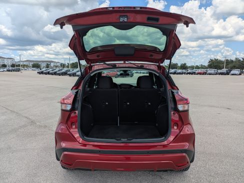 Used 2021 Nissan Kicks SR FWD image 29