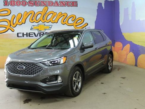 Used 2024 Ford Edge SEL w/ Convenience Package AWD/4WD image 2