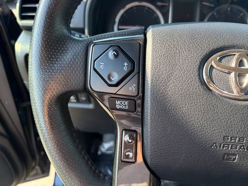 Used 2022 Toyota 4Runner TRD Off-Road Premium AWD/4WD image 14