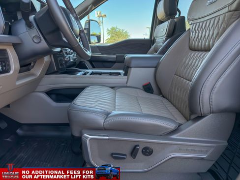 Used 2025 Ford F350 Platinum w/ Platinum Plus Package image 19