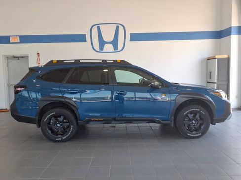 Used 2025 Subaru Outback Wilderness w/ Wilderness Package AWD/4WD image 4