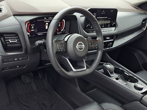 Used 2021 Nissan Rogue Platinum image 8