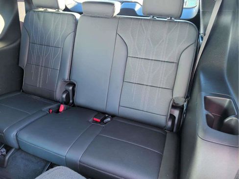 Used 2025 Buick Enclave Avenir w/ Super Cruise Package image 26