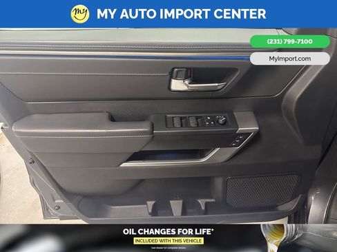 Used 2023 Toyota Tundra Platinum image 10