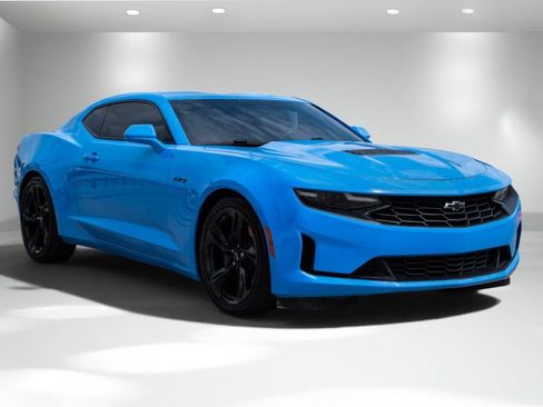 Used 2023 Chevrolet Camaro LT w/ Technology Package RWD image 5