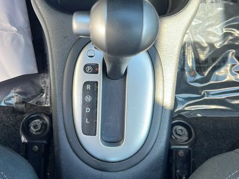 Used 2016 Nissan Versa SV FWD image 27