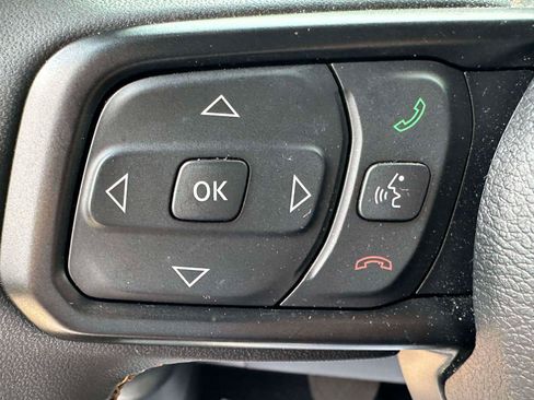 Used 2024 Jeep Wrangler Unlimited w/ Convenience Group AWD/4WD image 19