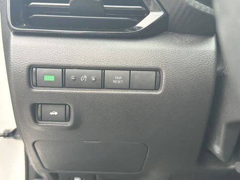 Used 2021 Nissan Sentra SR FWD image 31