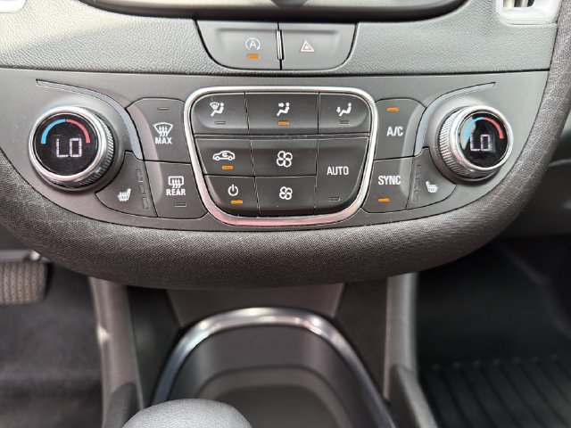 Used 2023 Chevrolet Malibu LT FWD image 27