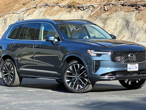 New 2026 Volvo XC90 T8 Ultra image 2