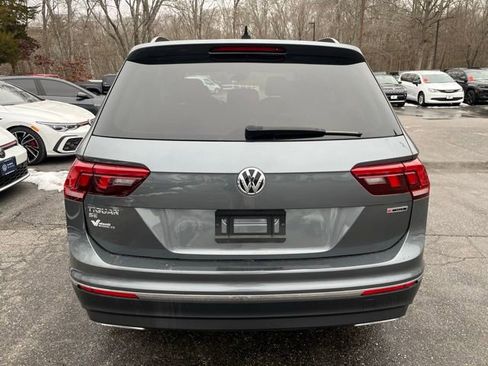 Certified 2021 Volkswagen Tiguan SE w/ Panoramic Sunroof Package image 7