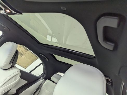 New 2025 Mercedes-Benz C 300 Sedan image 9