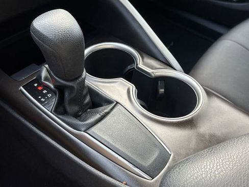 Used 2021 Toyota Camry LE FWD image 25