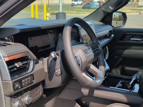 New 2026 GMC Yukon XL Denali w/ Sun & Power Step Package AWD/4WD image 9
