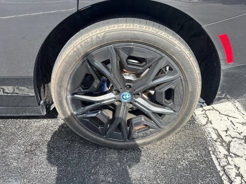 Used 2024 BMW iX xDrive50 w/ Premium Package AWD/4WD image 6