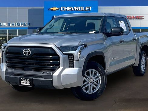 Used 2023 Toyota Tundra SR5 w/ SR5 Convenience Package RWD image 3