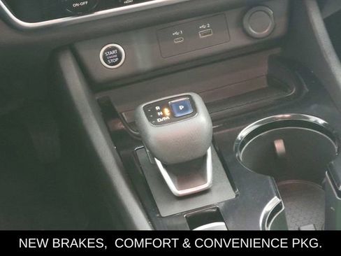 Used 2021 Nissan Rogue SV image 25