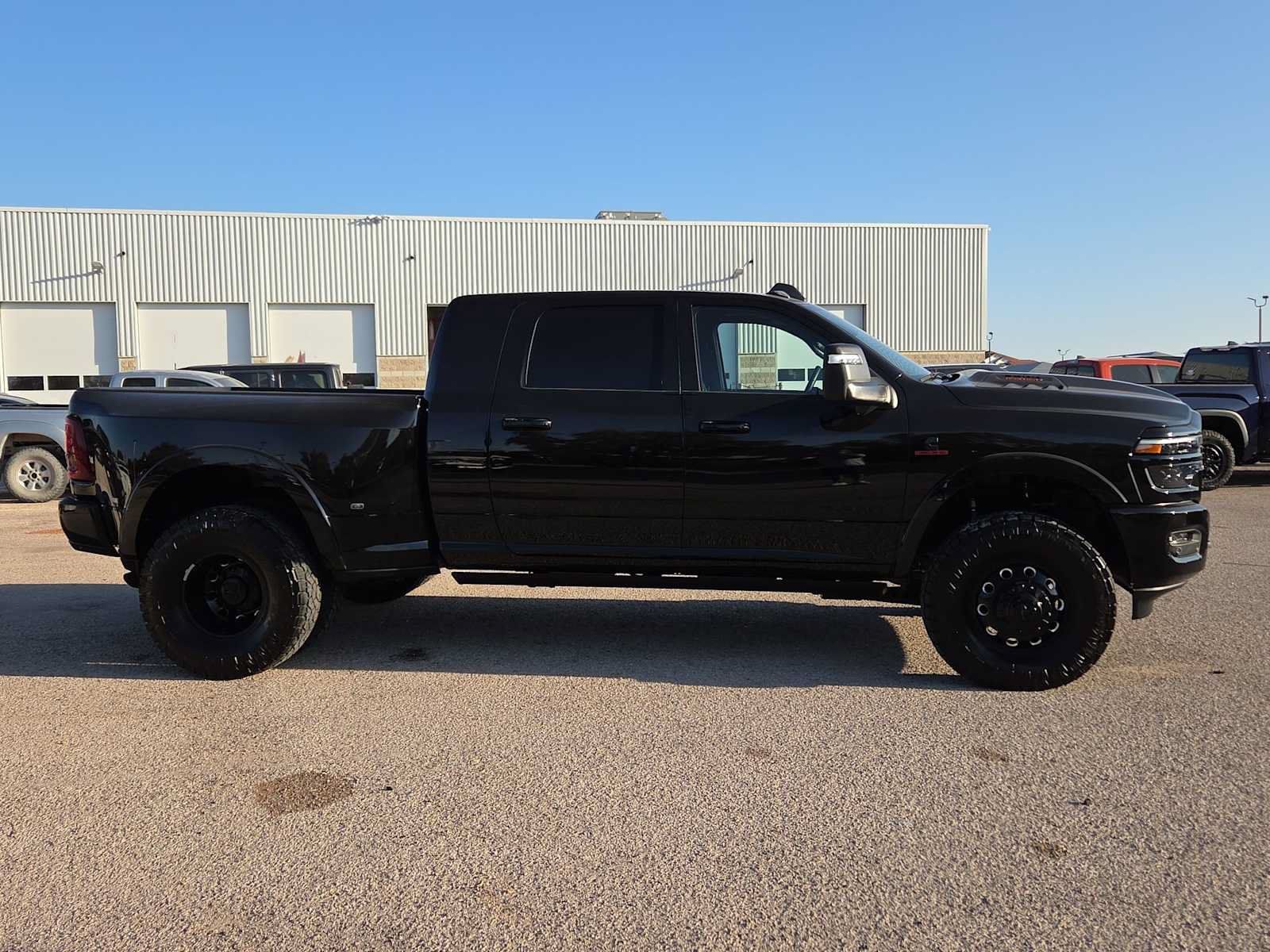 Used 2026 RAM 3500 Limited AWD/4WD image 9