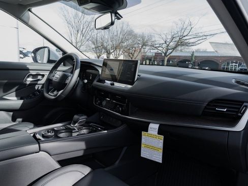 New 2026 Nissan Rogue Platinum image 27