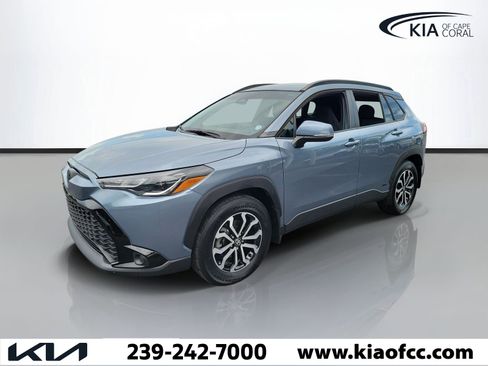 Used 2024 Toyota Corolla Cross AWD Hybrid image 3