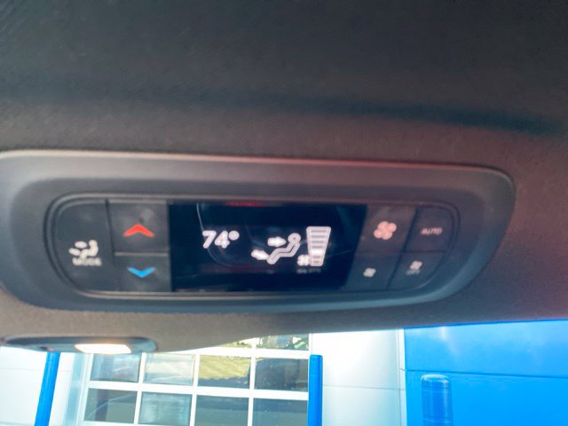 Used 2025 Chrysler Pacifica Limited FWD image 35