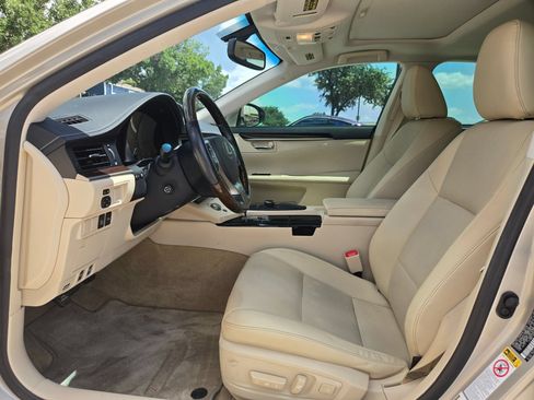 Used 2015 Lexus ES 350 w/ Premium Package FWD image 10
